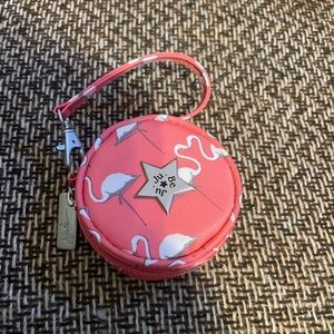 Jujube paci holder